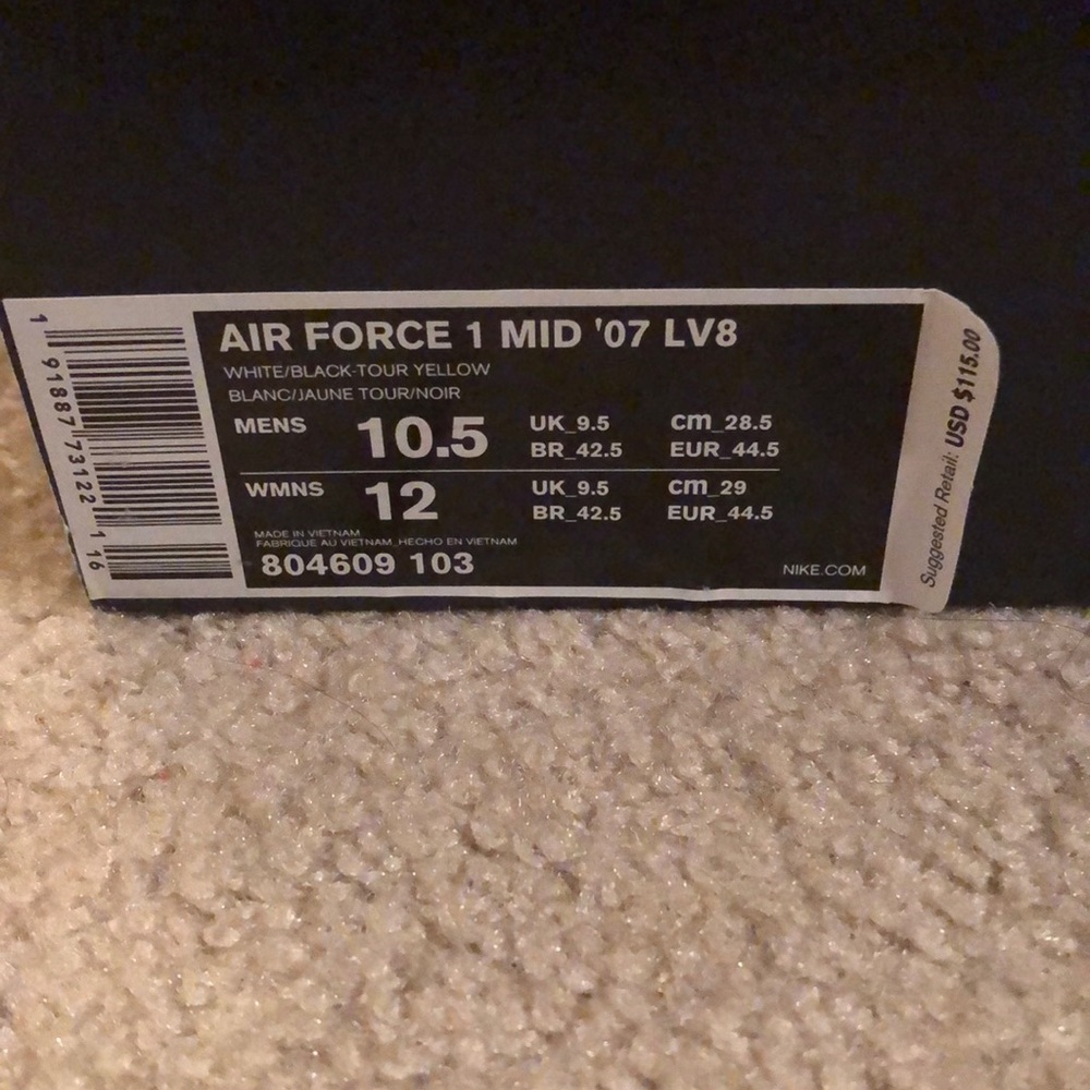 Brand new never worn collectible Nike Air Force 1